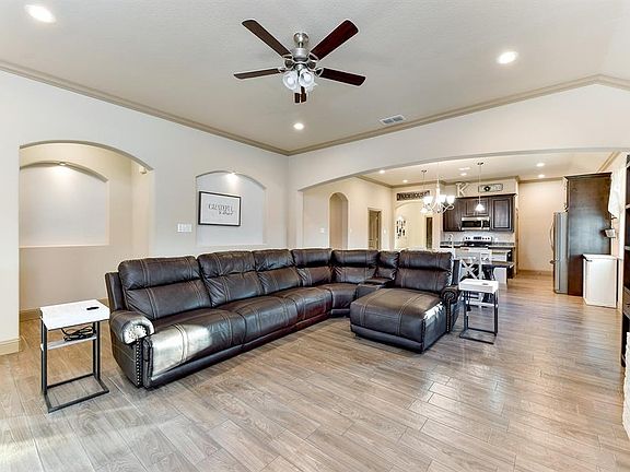 4th image of 2699 Wynchase Ln