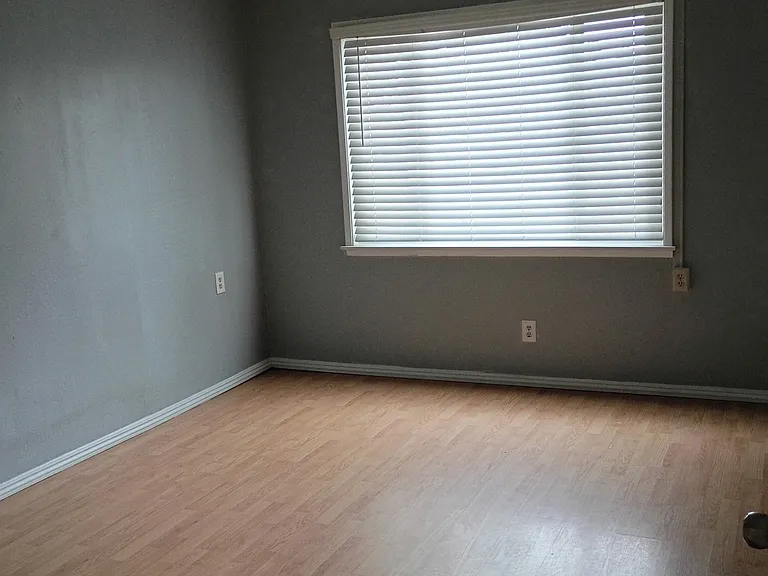 701 W Graham Ave #A — Photo 6