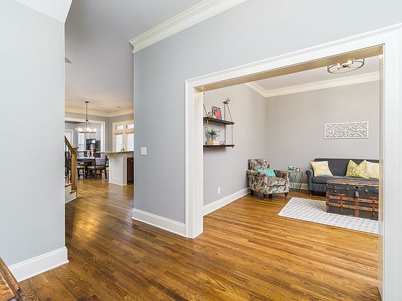 5th image of 330 Glen Reserve