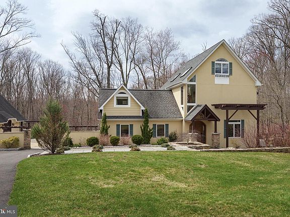 2nd image of 298 Hopewell Amwell Rd