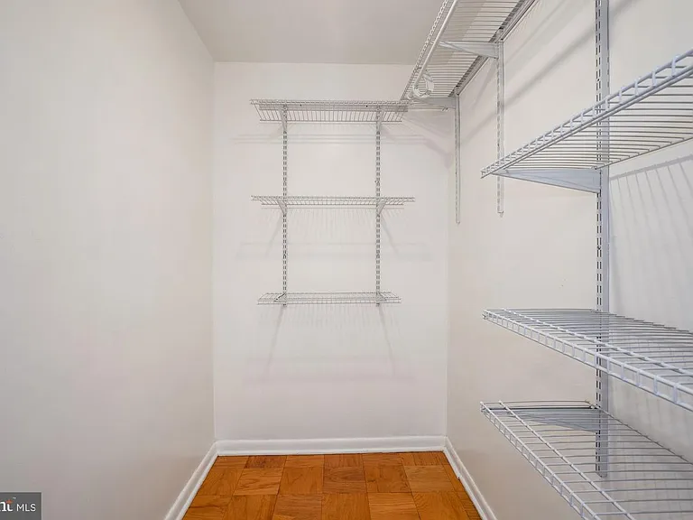 10201 Grosvenor Pl #712 — Photo 13