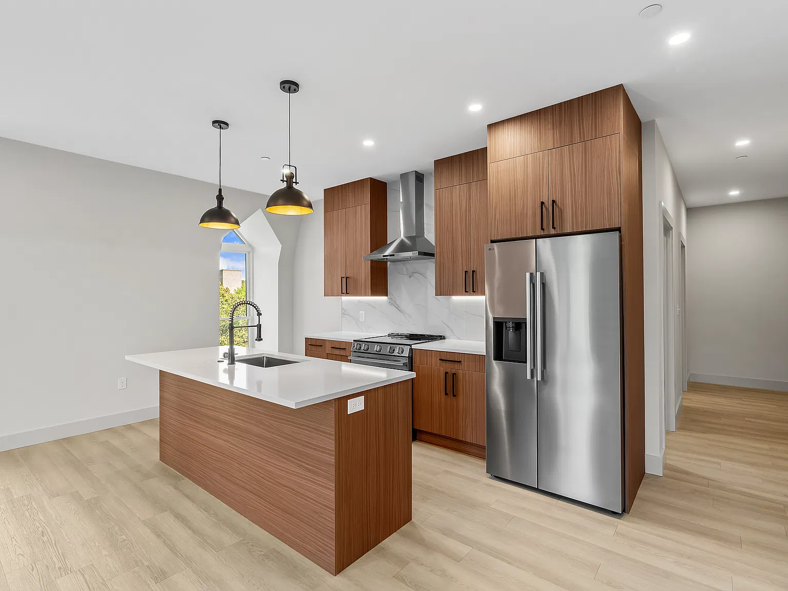 2 bed, 1198 sqft, $3,700 — Photo 2