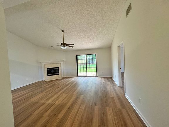 2nd image of 2086 Magnus Ln