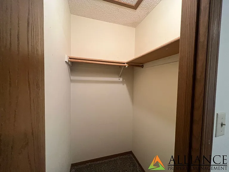 Bluemont Ave. 913 — Photo 17