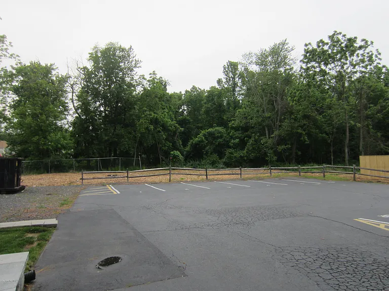 22 Lasatta Ave #2B — Photo 24
