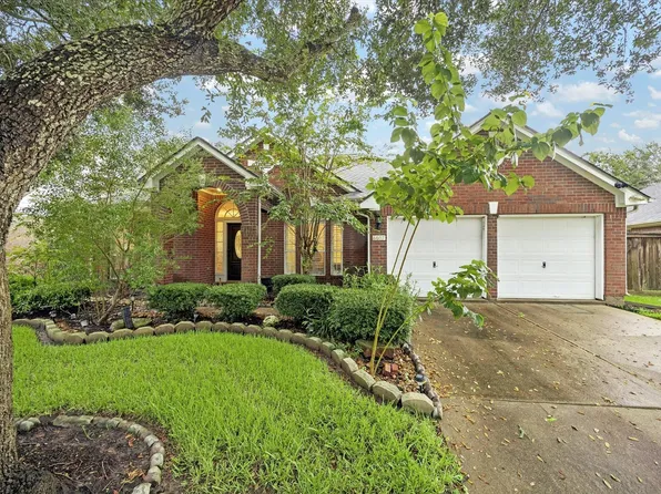 6607 Springcrest Dr, Sugar Land, TX 77479