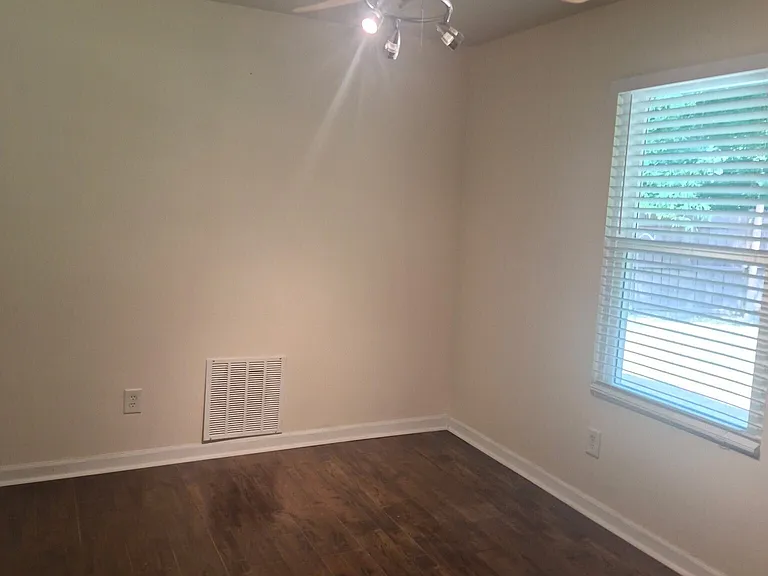 2475 Meredith Walk — Photo 4