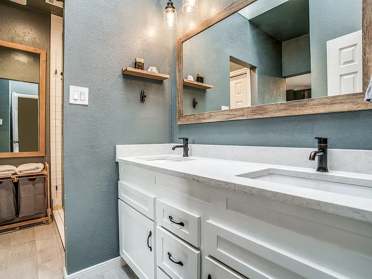 4424 Holland Ave #103 — Photo 11