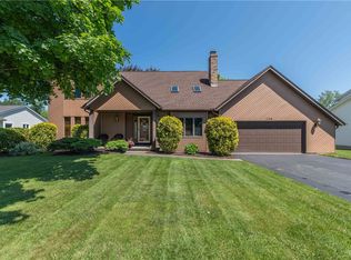 136 Borrowdale Dr, Rochester, NY 14626