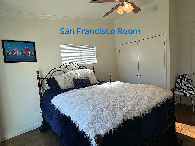 Additional view of the San Francisco room.