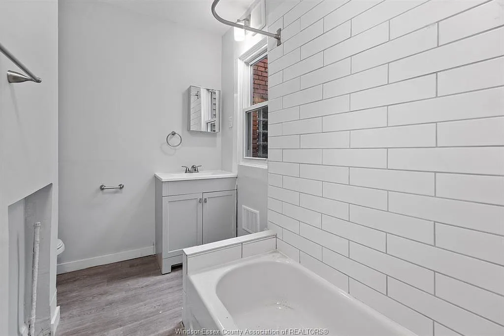 2 bed, $1,550 — Photo 2