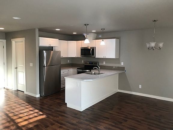 3rd image of 4516 Campbell Dr SE