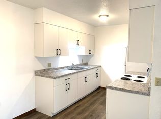 700 Washington St APT 5, Bruce, SD 57220
