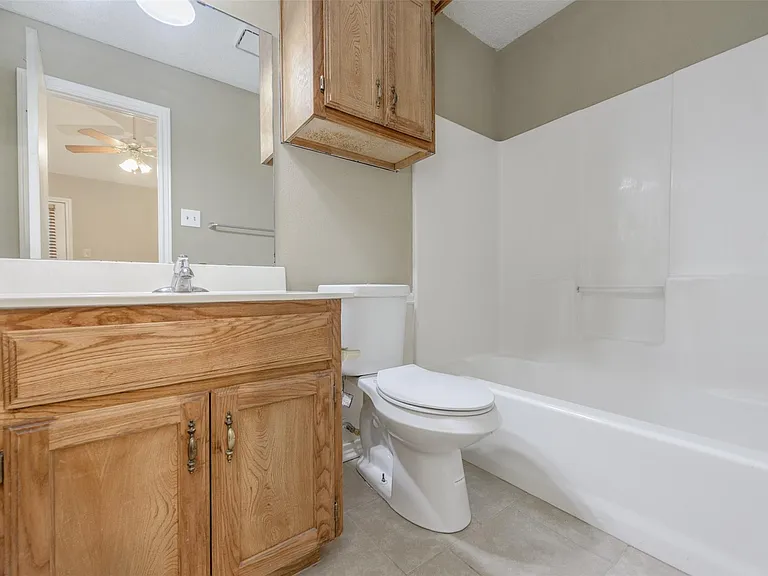 1902 Lee Dr — Photo 16