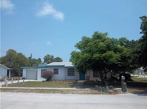 1st image of 1040 NE Martin Ave