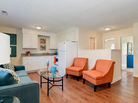 5th image of 3033 Adams Blvd #9