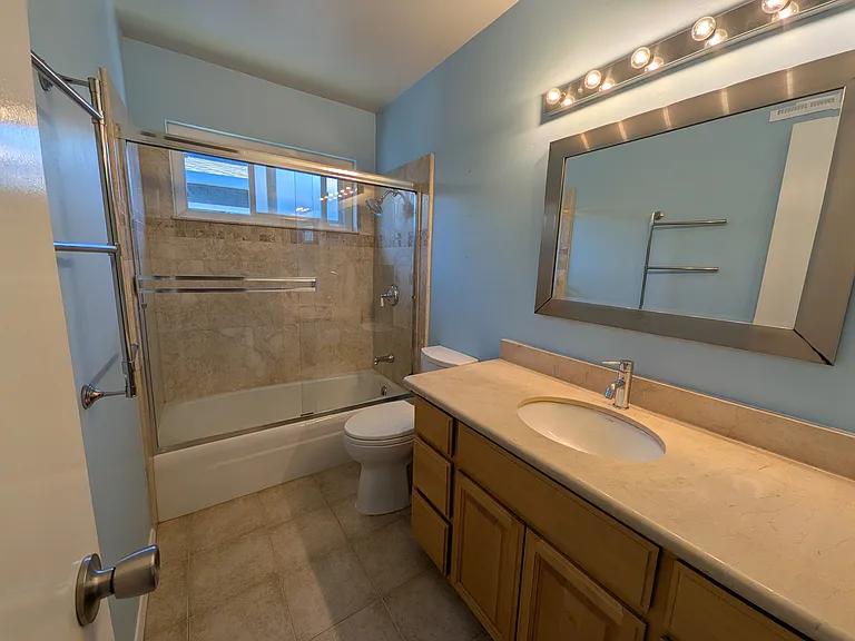 1559 Lilac Ln — Photo 9