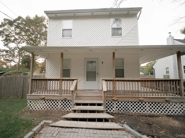 2 Bogota Rd, Mastic Beach, NY 11951
