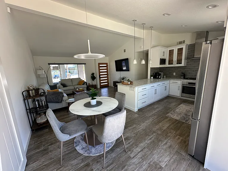 2897 E San Marino Rd — Photo 21