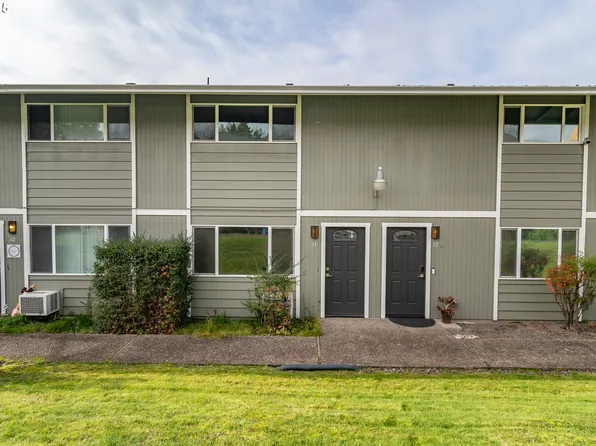 885 NE Sunset St APT 11, Roseburg, OR 97470