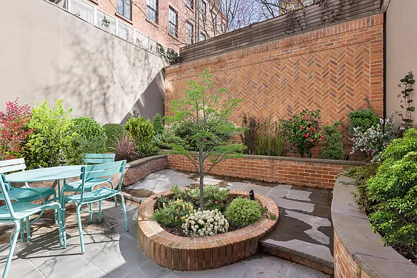 Sold by Compass | media 5