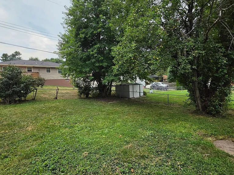 8811 Sprague Cir — Photo 16