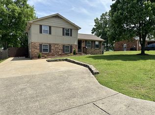 106 Overlook Dr, Hendersonville, TN 37075