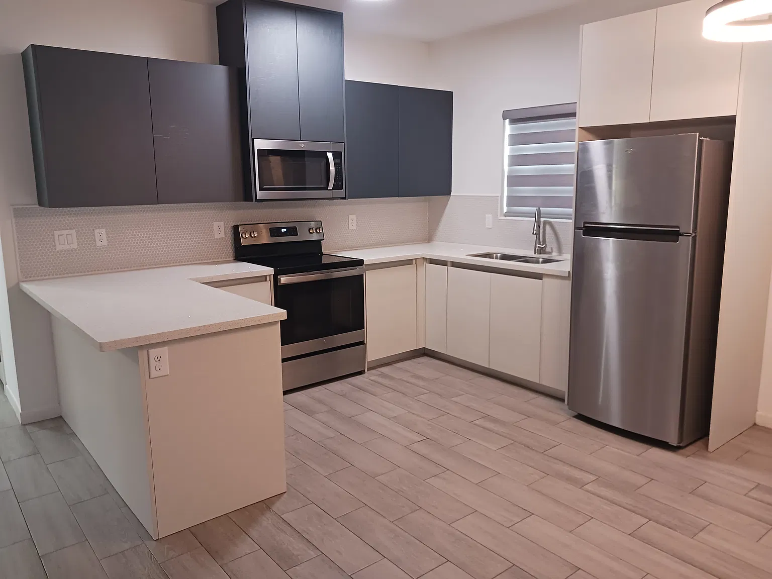 2 bed, 950 sqft, $1,200 — Photo 2