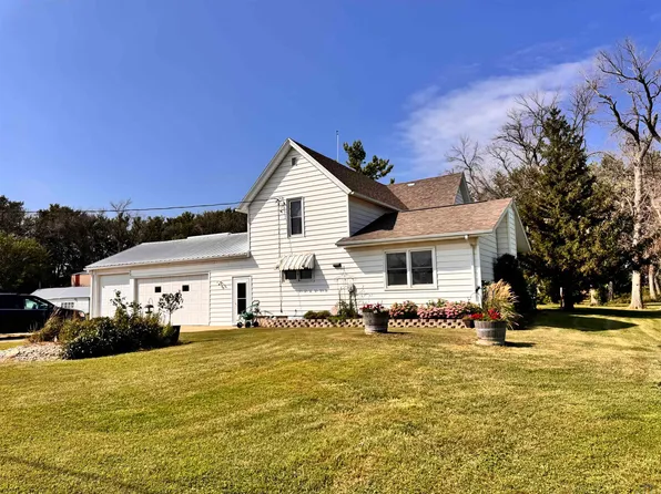 2881 Silver Ave, Sanborn, IA 51248