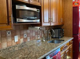 254-17 73rd Rd #A, Glen Oaks, NY 11004