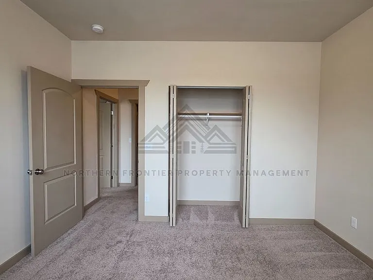 1410 S College Ave — Photo 32