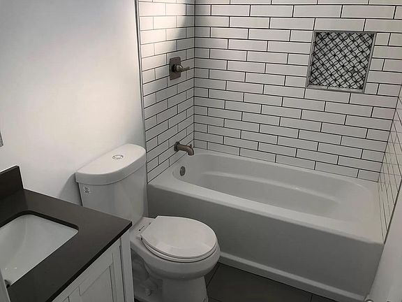 5th image of 1416 W 51st Pl #1/2