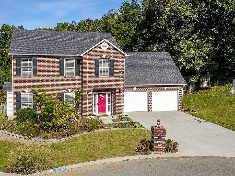 1st image of 1200 Sparwood Ln