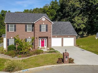 1200 Sparwood Ln, Knoxville, TN 37932