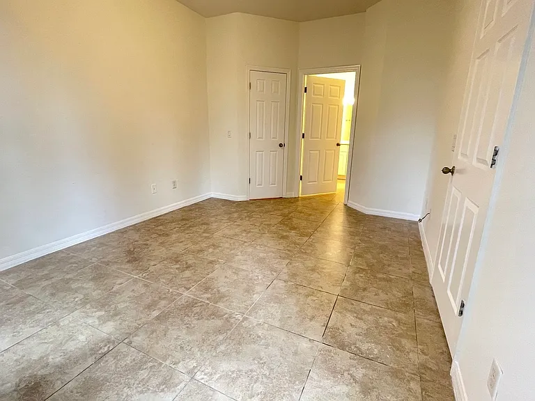 2481 Temple Grove Ln — Photo 7