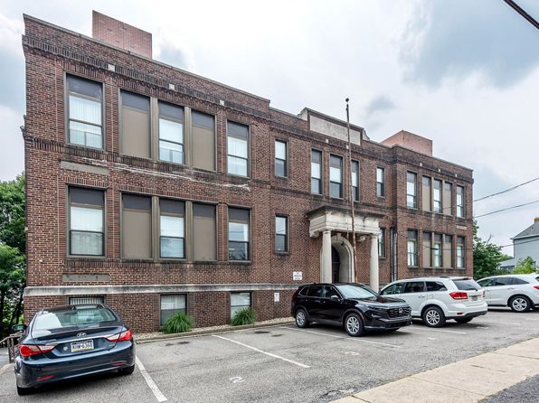 233 Ridgewood Ave APT 16