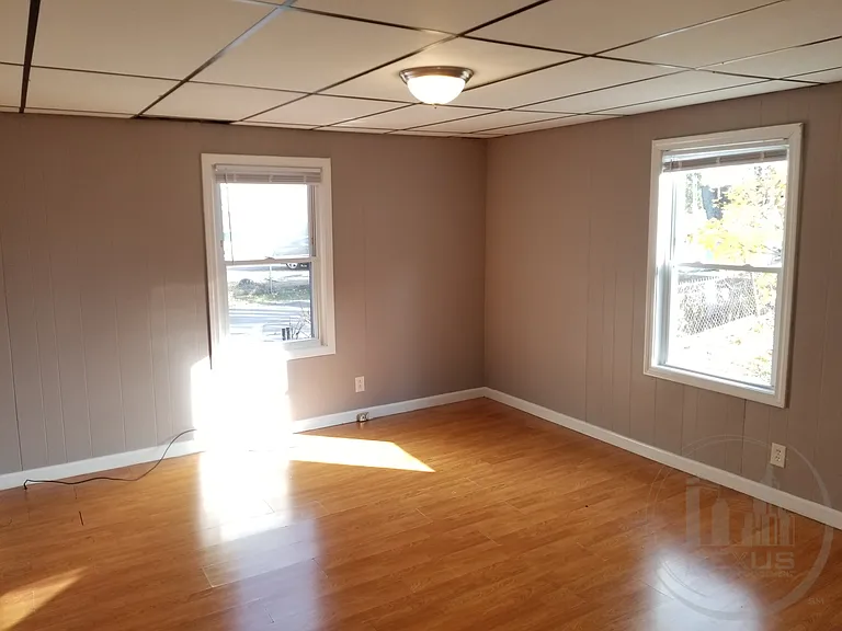  15 Walnut St 3rdflr 2b/1b Updated Newfloors Newpaint 1smpetok Prkg — Photo 14