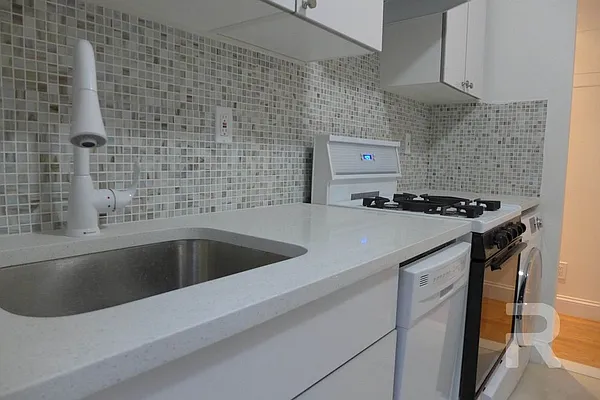 Rented by Realify LLC | media 8