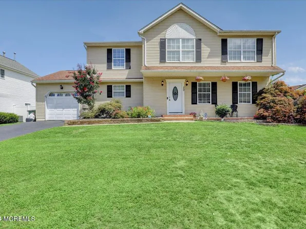 29 Gladiola Drive, Howell, NJ 07731