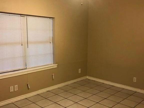 5th image of 4821 Prinston Dr