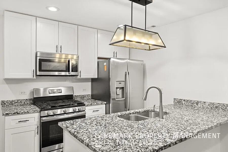 2038 W 21st St Unit Garden — Photo 2