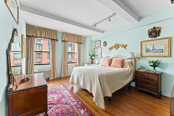 Sold by Brown Harris Stevens | media 25