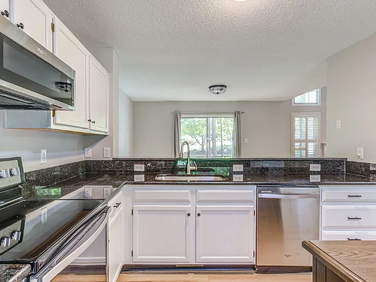 103 Unaka Ct — Photo 31
