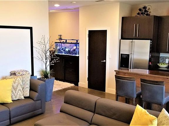 5th image of 325 NE 4th St APT 3