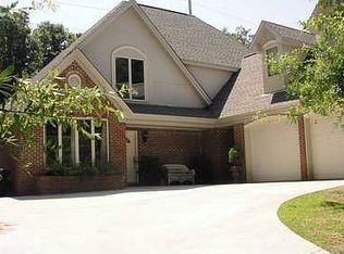 15 Victorian Dr, Fairhope, AL 36532