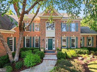 10405 Sandringham Ct, Potomac, MD 20854