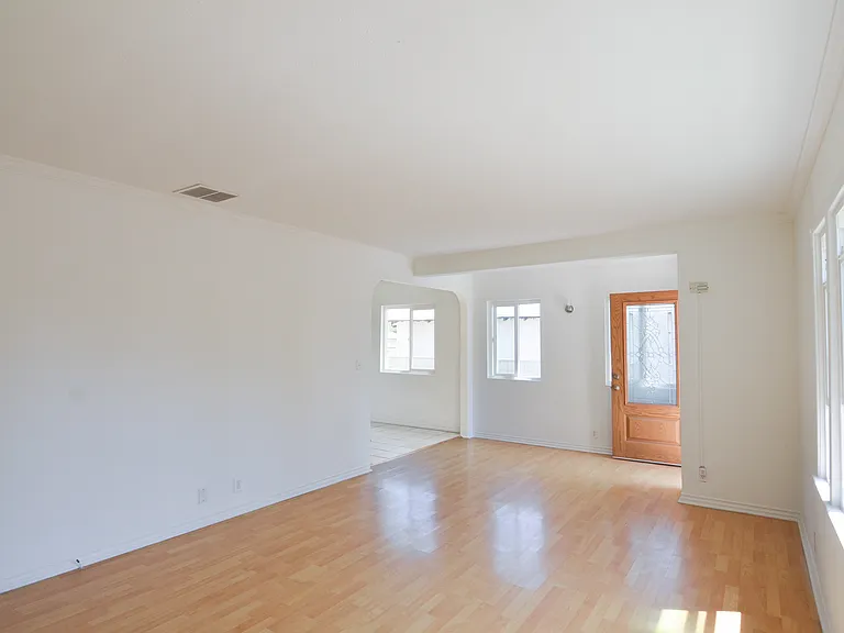 10906 Columbus Ave #1 — Photo 3