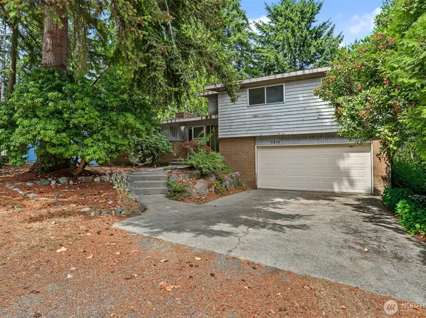 5210 NE 190th Street, Lake Forest Park, WA 98155