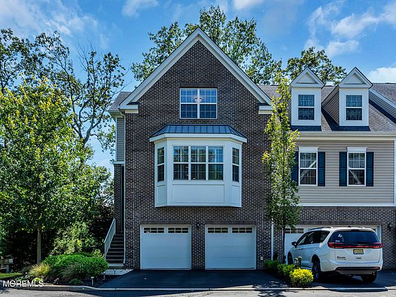 2nd image of 2412 Greentree Drive