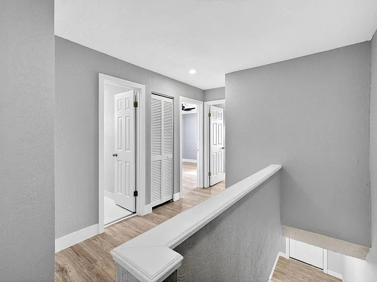 5424 SW 44th Ter — Photo 32